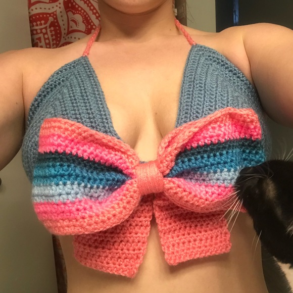 Crochet bikini top - Picture 2 of 3
